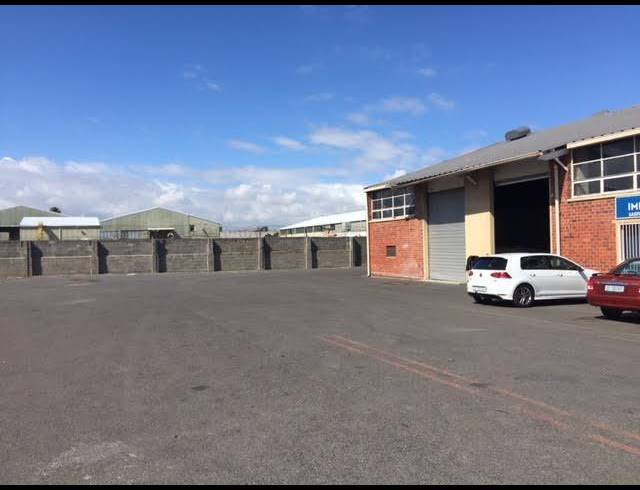 821M² FACTORY TO LET IN EPPING INDUSTRIAL